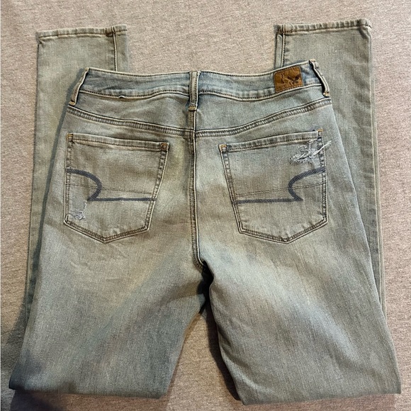 NWT AEO Distressed Light Blue Jeggings - Picture 3 of 3